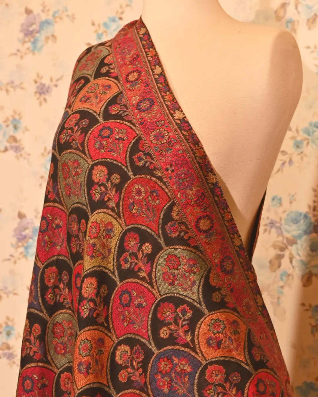 Jharokha Bloom Pashmina